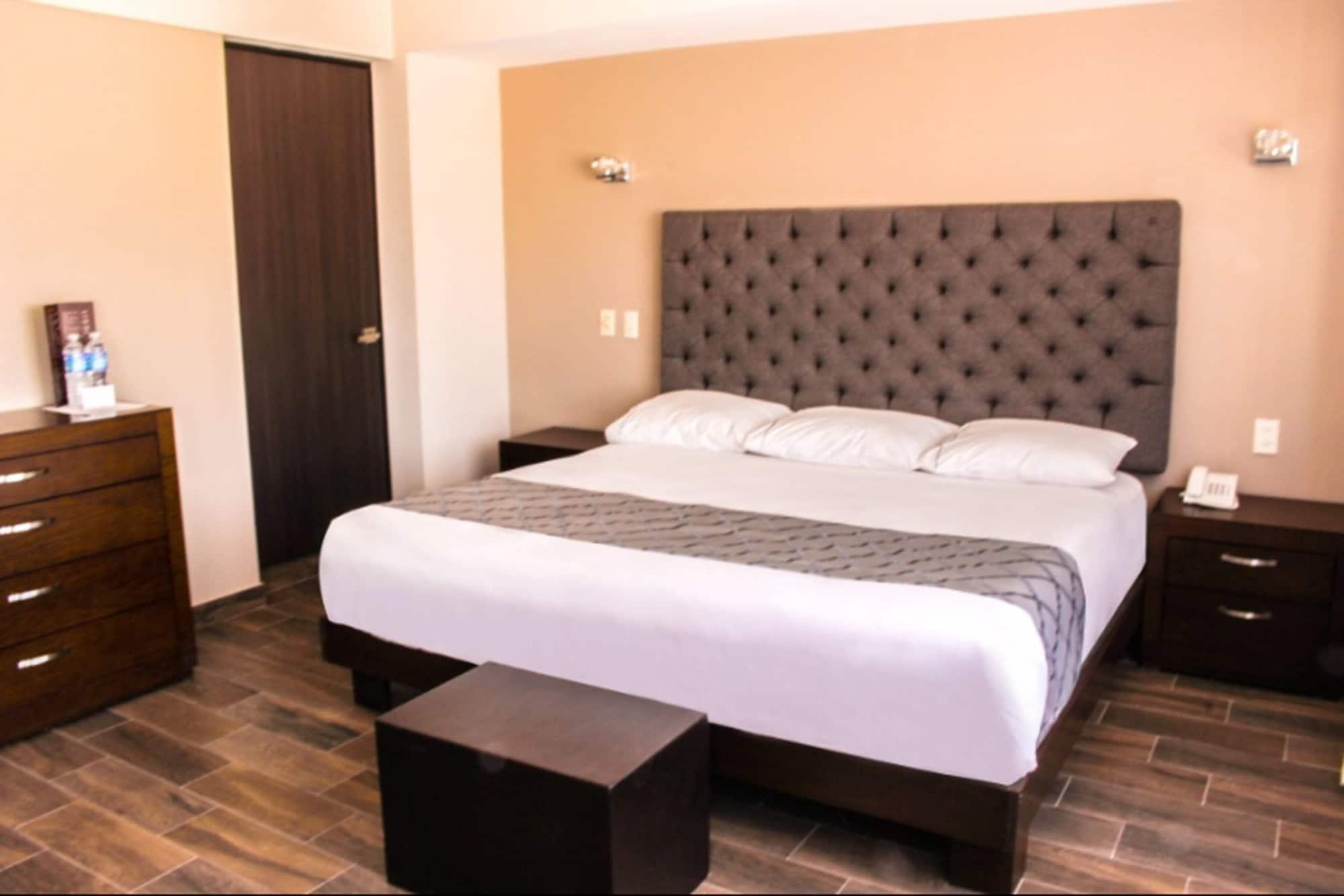 Hotel Senorial Platino Леон Екстер'єр фото