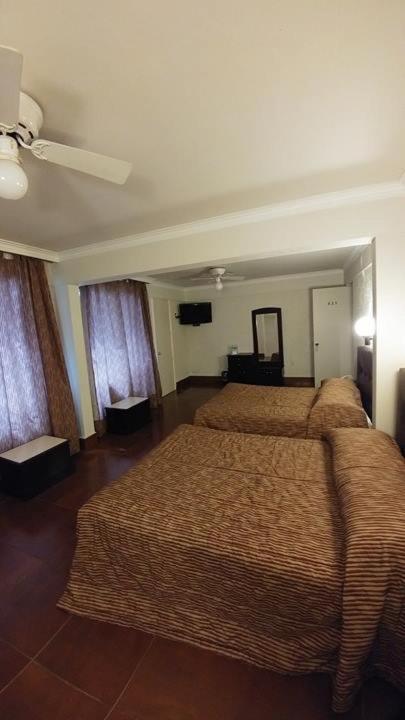 Hotel Senorial Platino Леон Екстер'єр фото